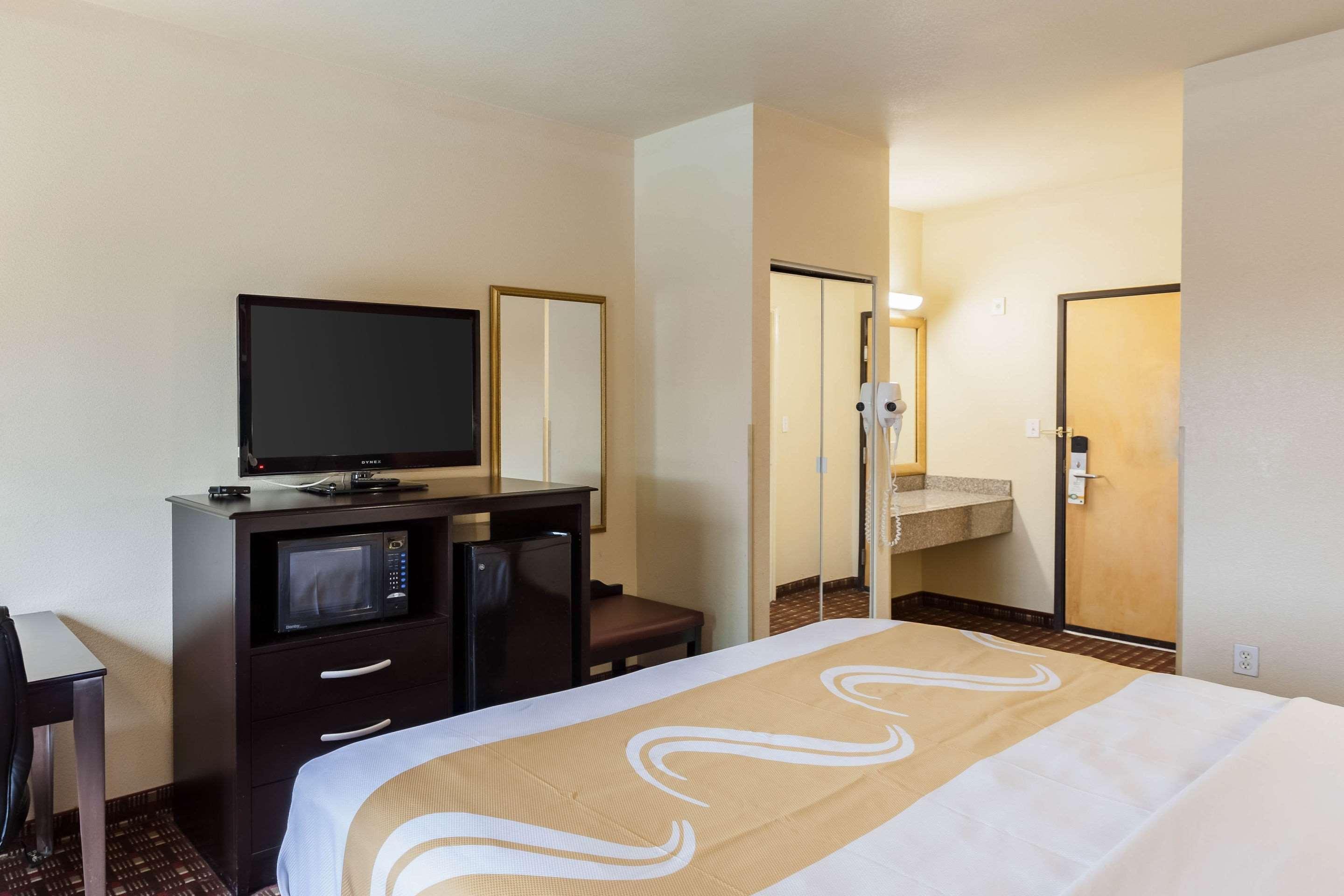 Quality Inn Near Seaworld - Lackland San Antonio Exterior photo
